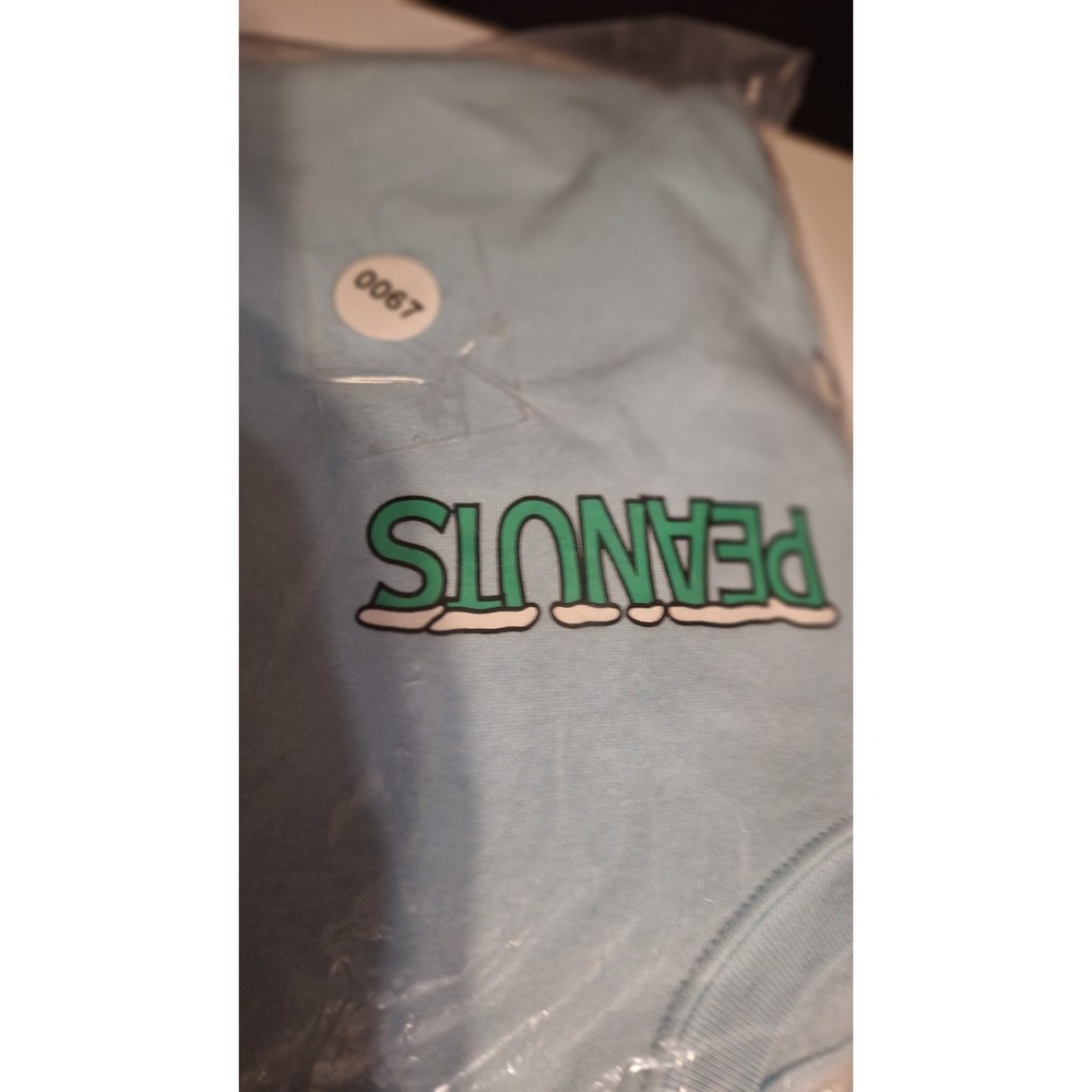 Peanuts Snoopy and Friends Ice Skating Sweatshirt Jr Girls SZ Large Light Blue - Picture 7 of 7